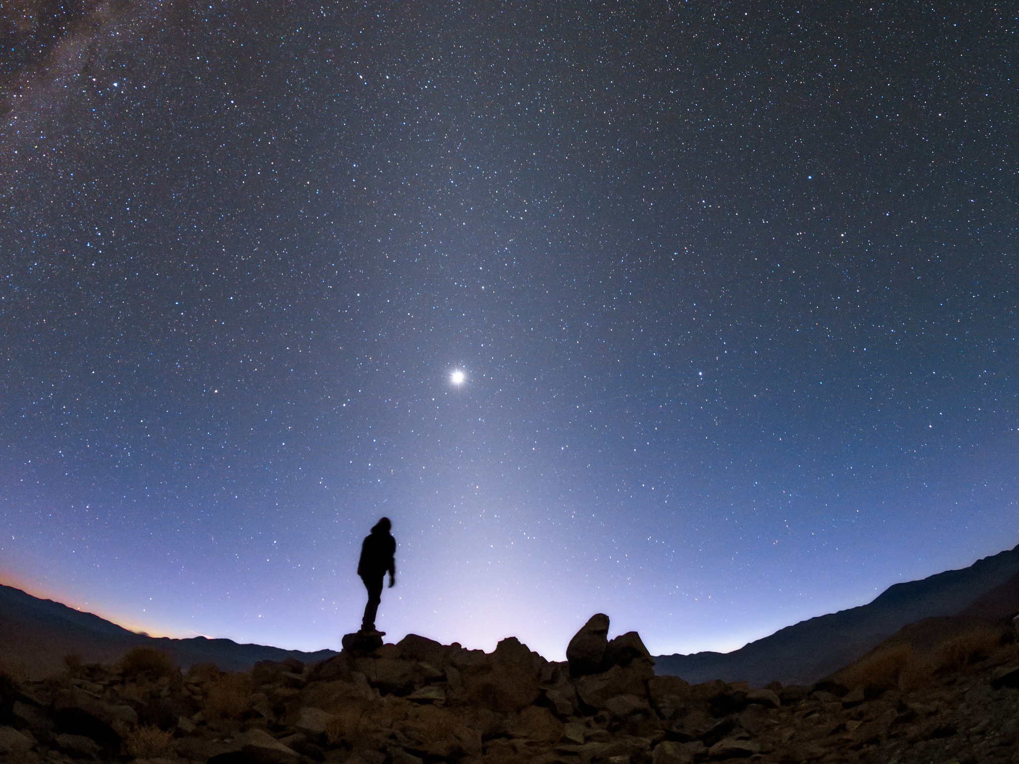 The Milky Way and zodiacal light over the Atacama desert in Chile. Image credit: ESO/B. Tafreshi
